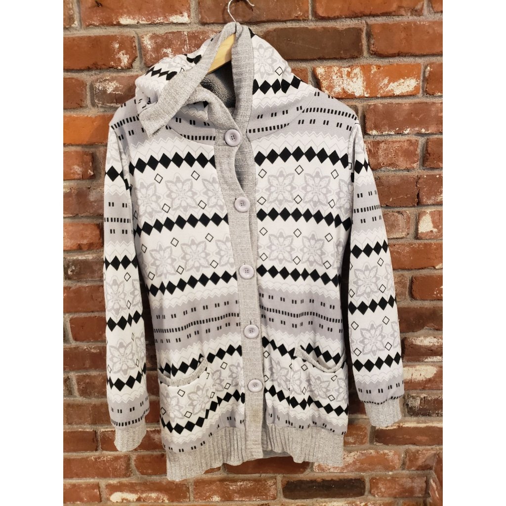 Garmiss Black And White Diamond Floral Long Button Front Hooded Sweater. Size L
